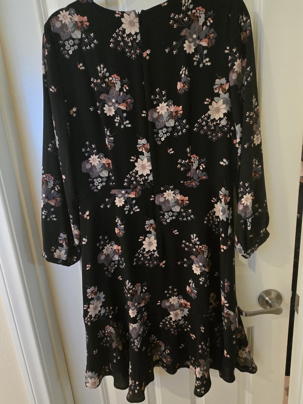 LOFT Black Long-Sleeve Floral Swing Dress - Pink & Gray Flowers